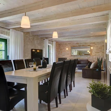 Cozy In With Kitchen Holiday home *